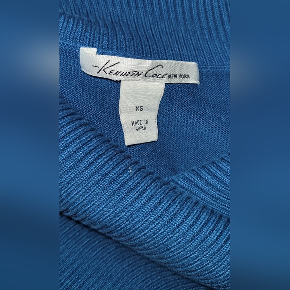 Sweater - Picture 3 of 3